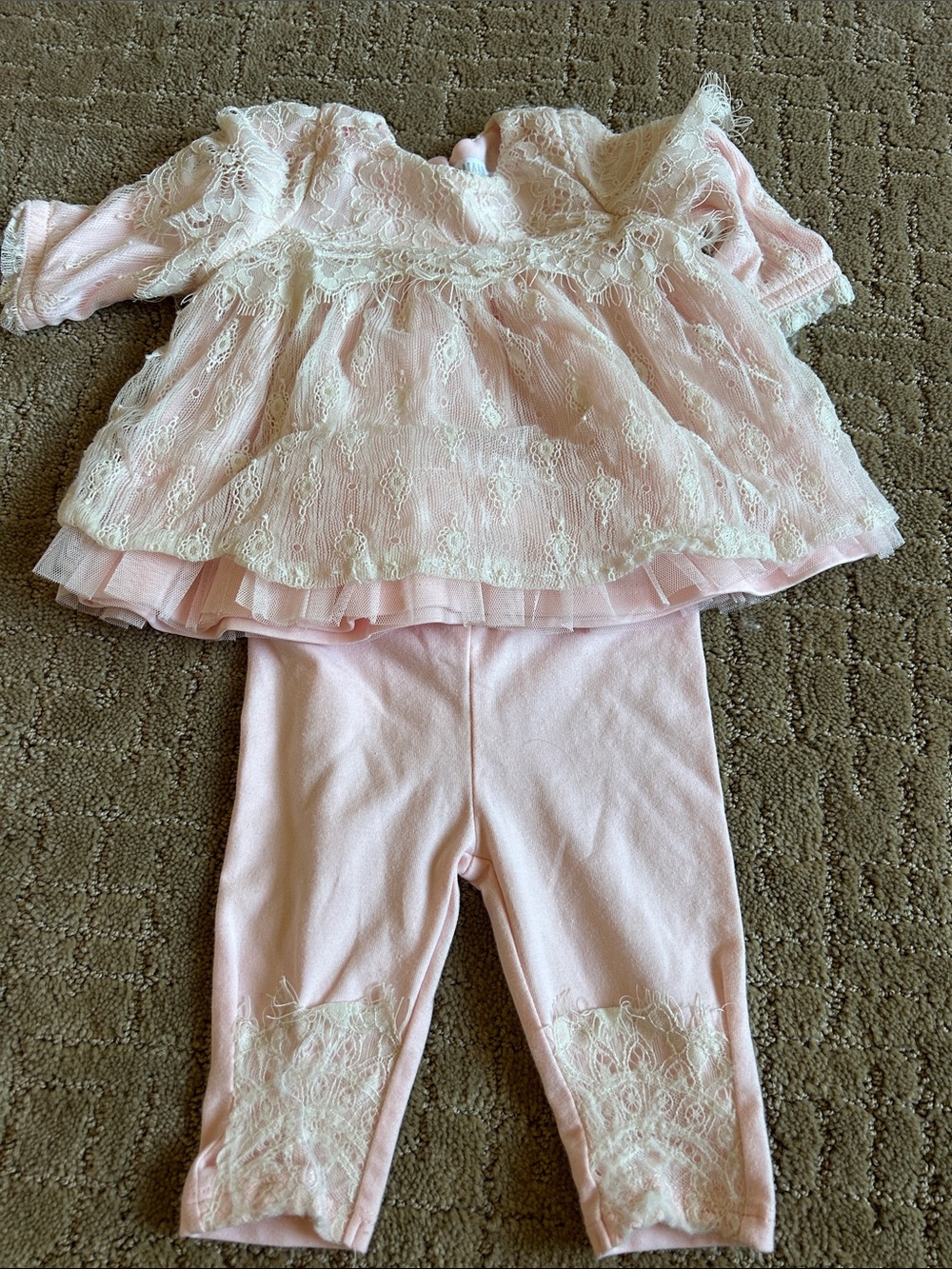 Baby Girls Pink Lace Two-Piece Matching Set like new